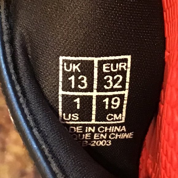 Puma Kids Black Slides Sandals Size 1 - Picture 8 of 8